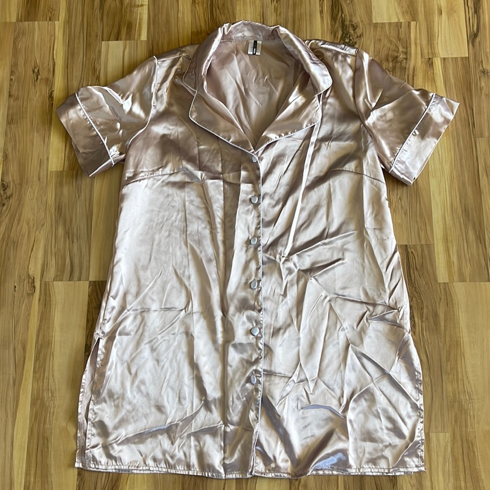 Brand NWOT blush satin nightgown/nightshirt fashion nova plus size 1x